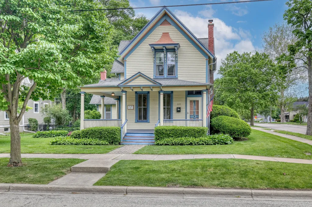220 North 5th Street West Dundee IL 60118