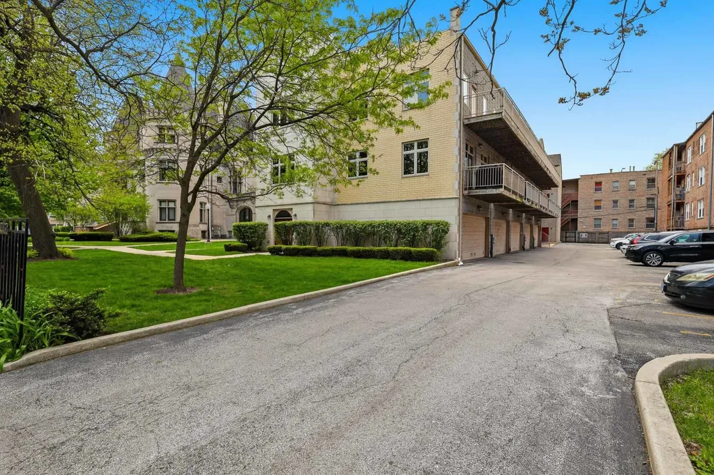 4938 South Drexel Boulevard Chicago IL 60615