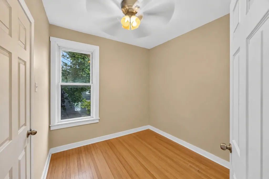 8956 South Dauphin Avenue Chicago IL 60619