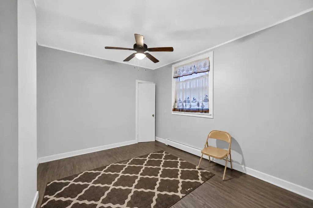 8956 South Dauphin Avenue Chicago IL 60619