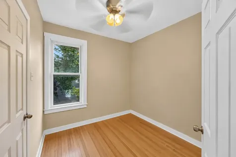 8956 South Dauphin Avenue Chicago IL 60619
