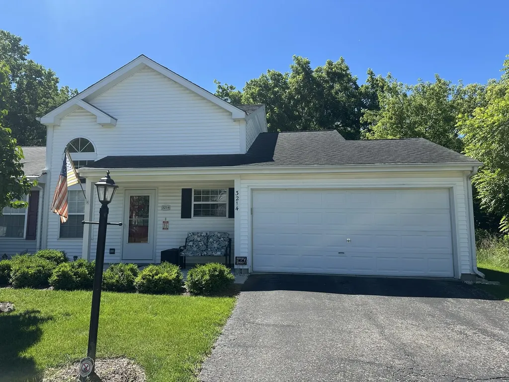 3214 Debra Drive Island Lake IL 60042