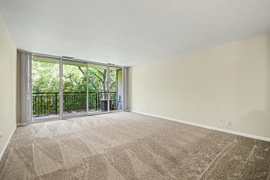1833 Four Lakes Avenue Lisle IL 60532