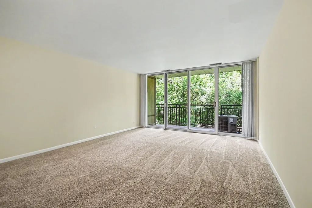 1833 Four Lakes Avenue Lisle IL 60532