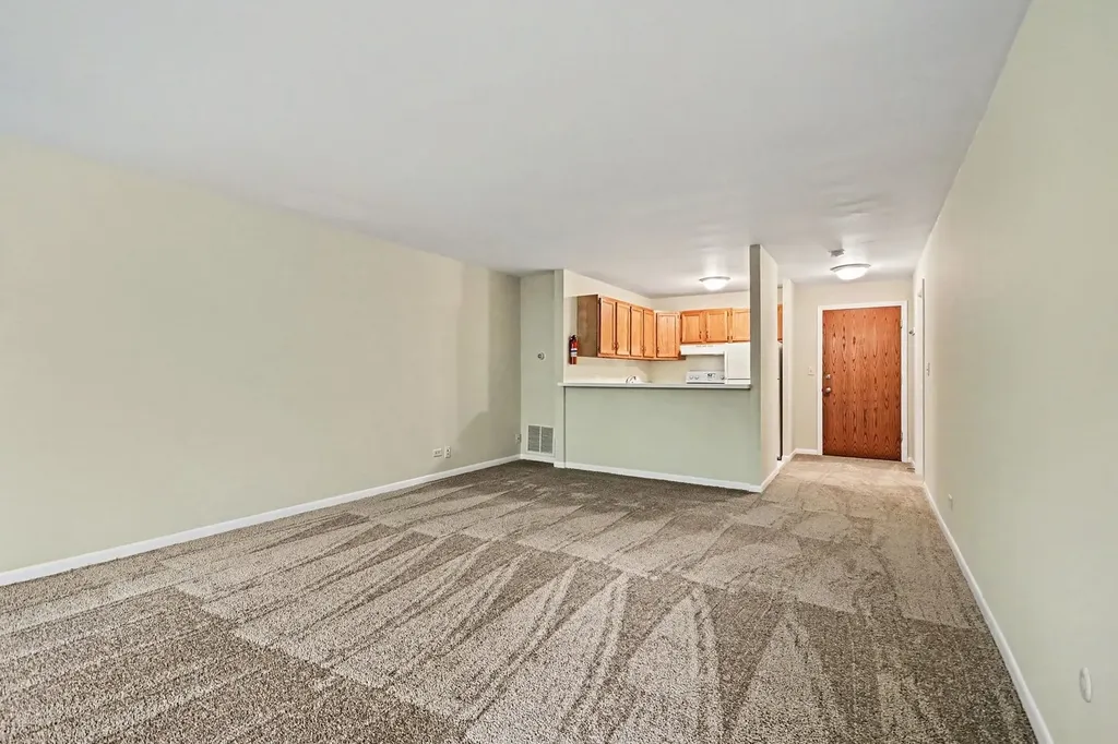1833 Four Lakes Avenue Lisle IL 60532