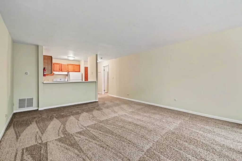 1833 Four Lakes Avenue Lisle IL 60532