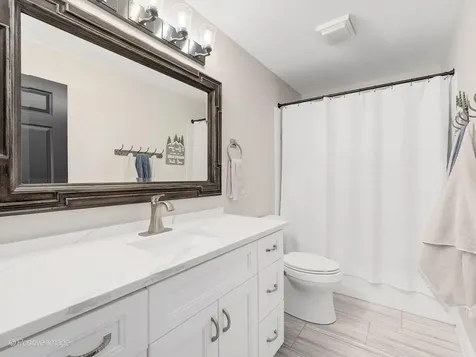 324 Turnberry Lane Glen Ellyn IL 60137