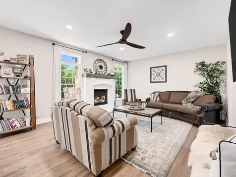 324 Turnberry Lane Glen Ellyn IL 60137