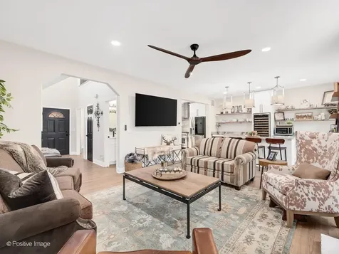324 Turnberry Lane Glen Ellyn IL 60137