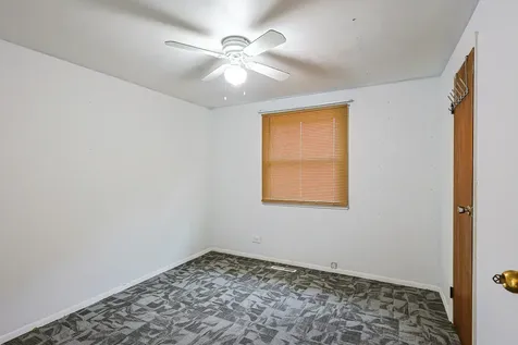 1412 Windsor Circle Carpentersville IL 60110