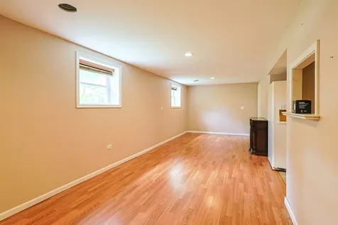 1412 Windsor Circle Carpentersville IL 60110
