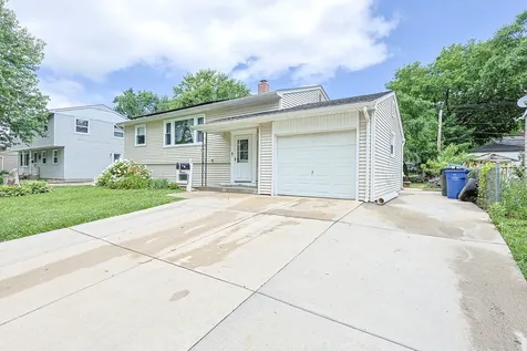 1412 Windsor Circle Carpentersville IL 60110
