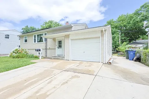 1412 Windsor Circle Carpentersville IL 60110