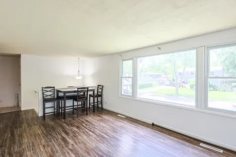 1412 Windsor Circle Carpentersville IL 60110