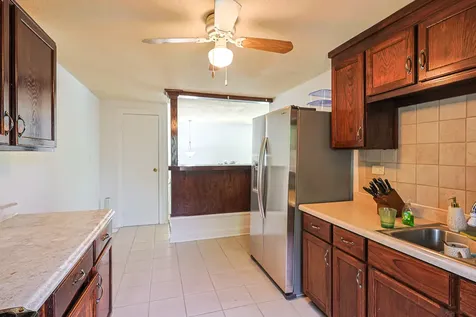 1412 Windsor Circle Carpentersville IL 60110