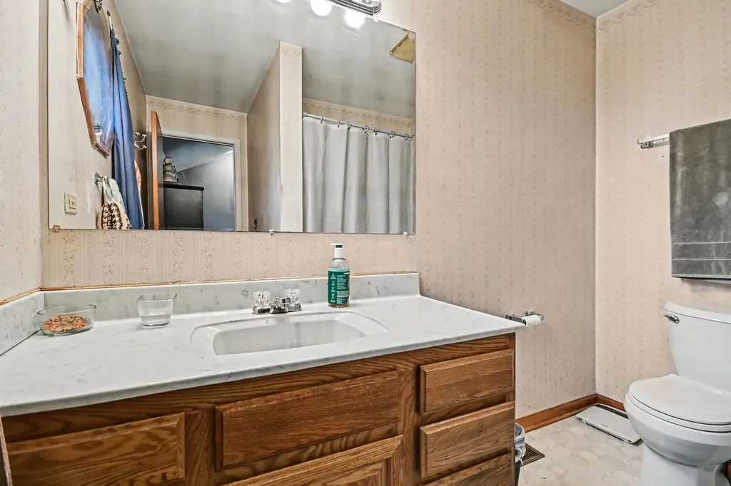 109 South Canyon Drive Bolingbrook IL 60490