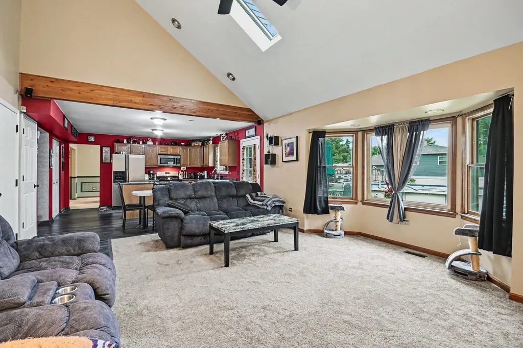109 South Canyon Drive Bolingbrook IL 60490