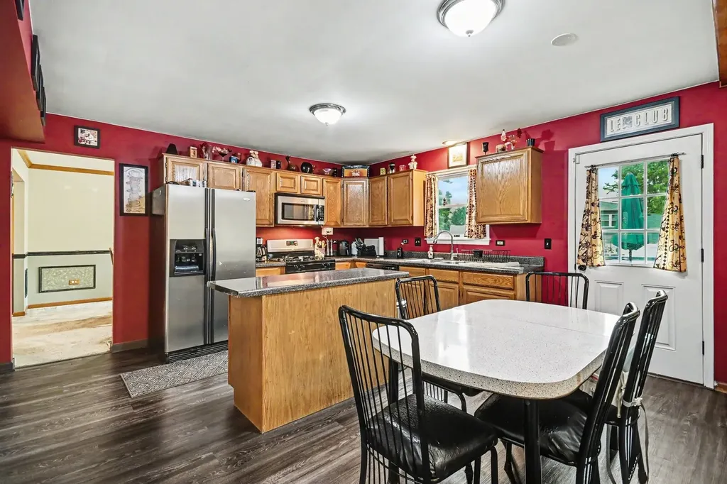 109 South Canyon Drive Bolingbrook IL 60490