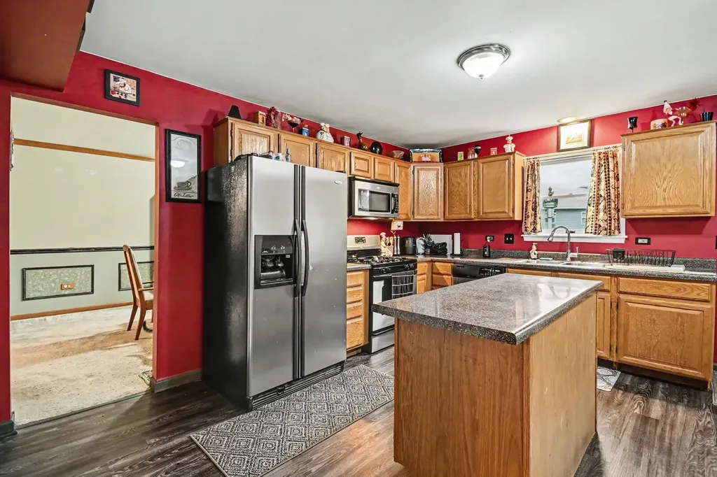 109 South Canyon Drive Bolingbrook IL 60490
