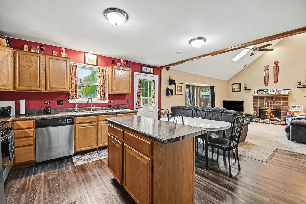 109 South Canyon Drive Bolingbrook IL 60490