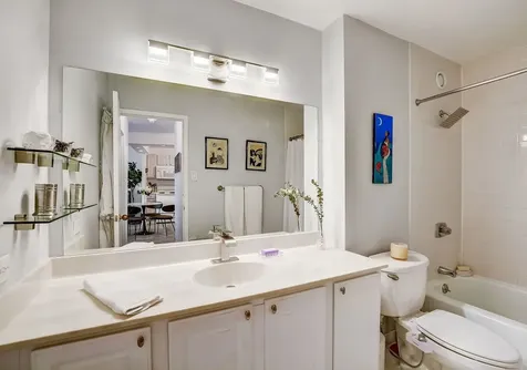 211 East Ohio Street Chicago IL 60611