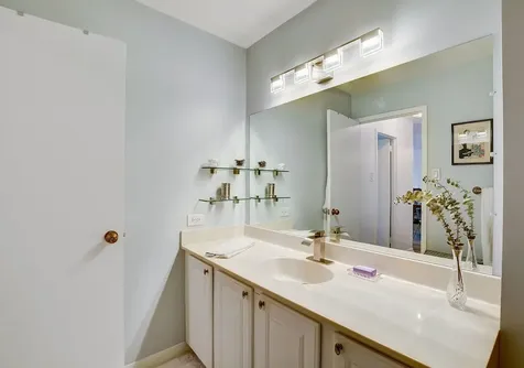 211 East Ohio Street Chicago IL 60611
