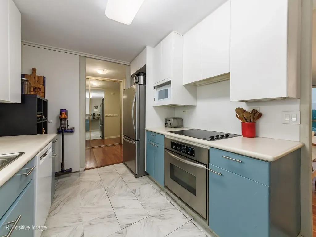 330 West Diversey Parkway Chicago IL 60657