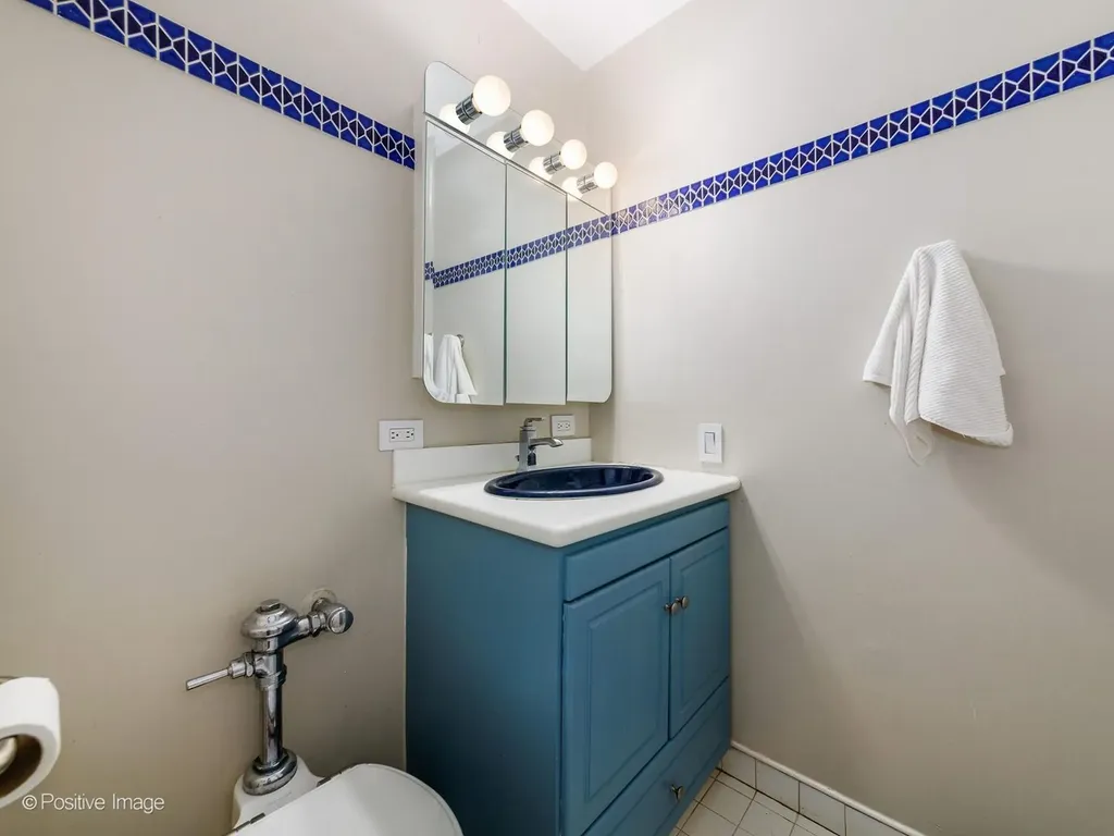 330 West Diversey Parkway Chicago IL 60657