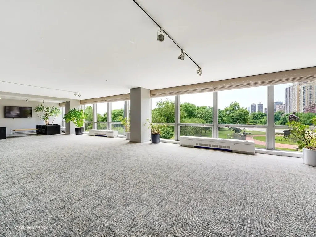 330 West Diversey Parkway Chicago IL 60657