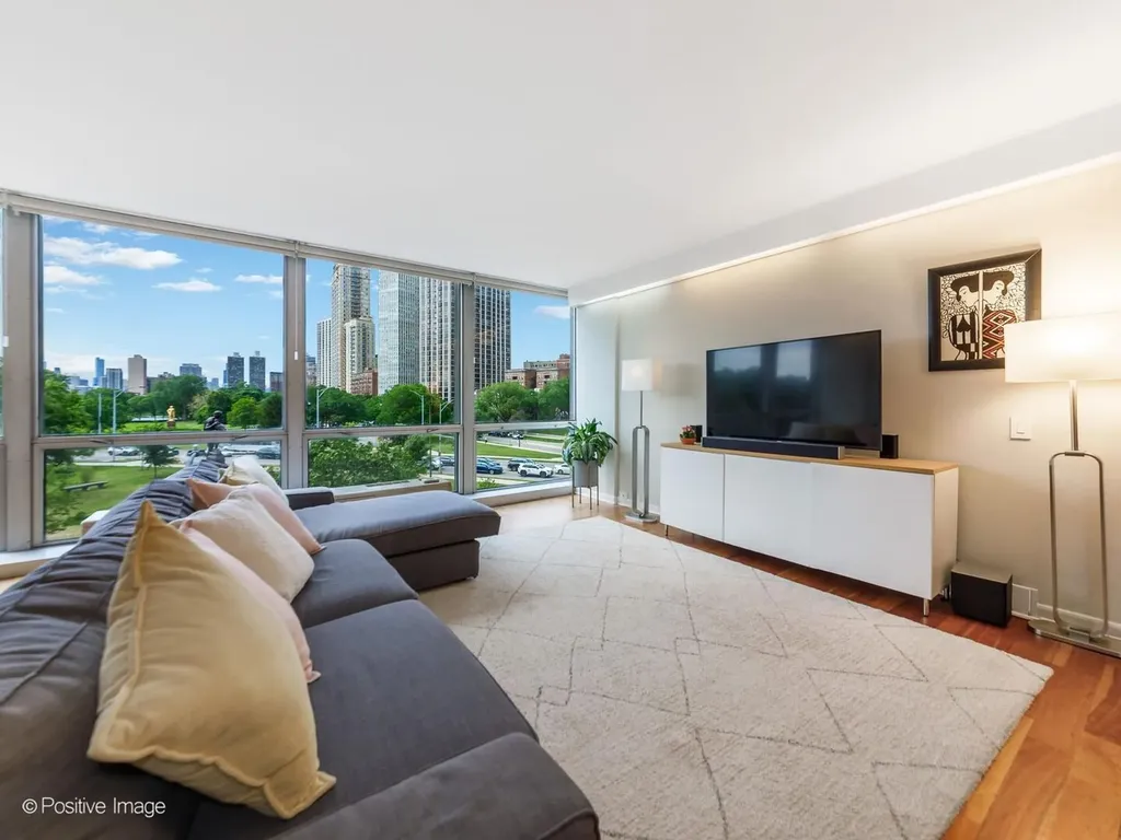330 West Diversey Parkway Chicago IL 60657