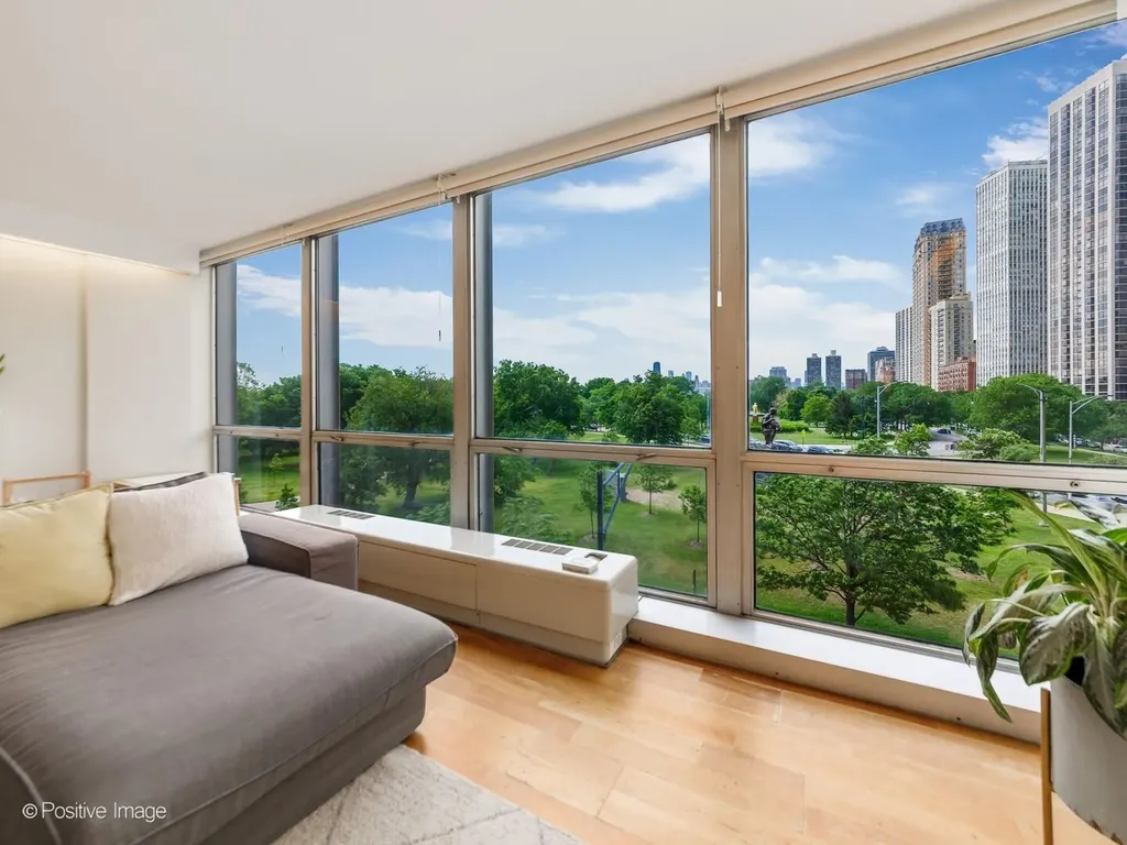 330 West Diversey Parkway Chicago IL 60657