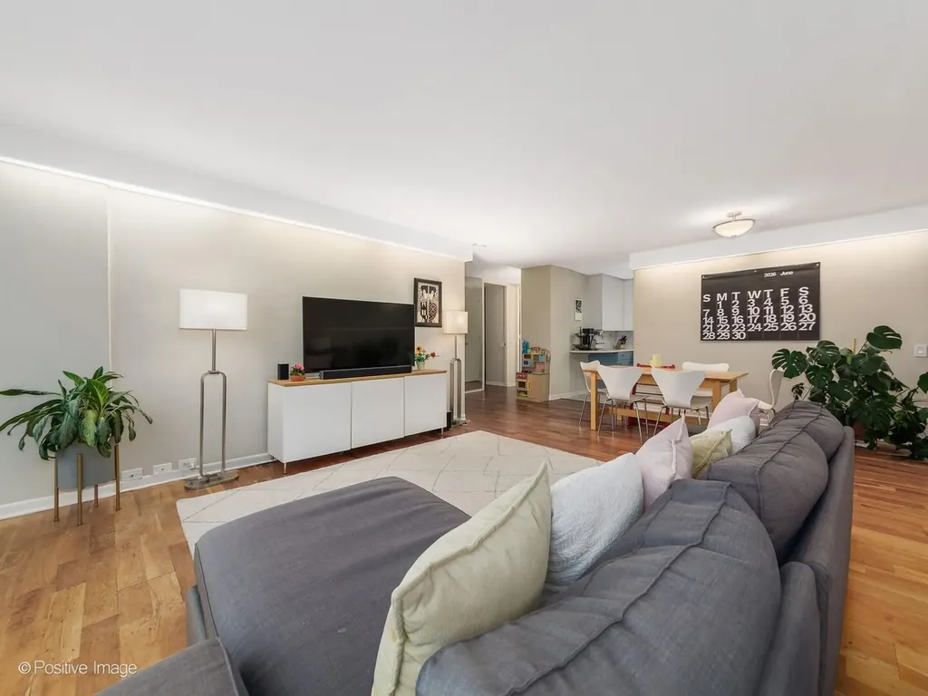 330 West Diversey Parkway Chicago IL 60657