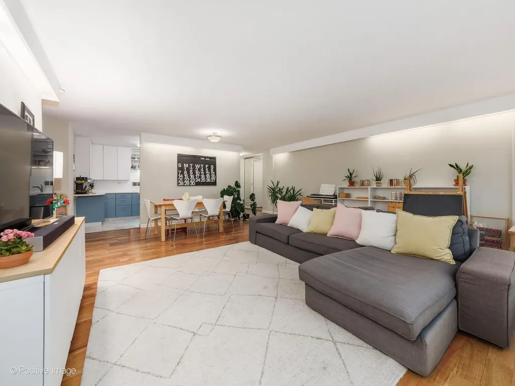 330 West Diversey Parkway Chicago IL 60657