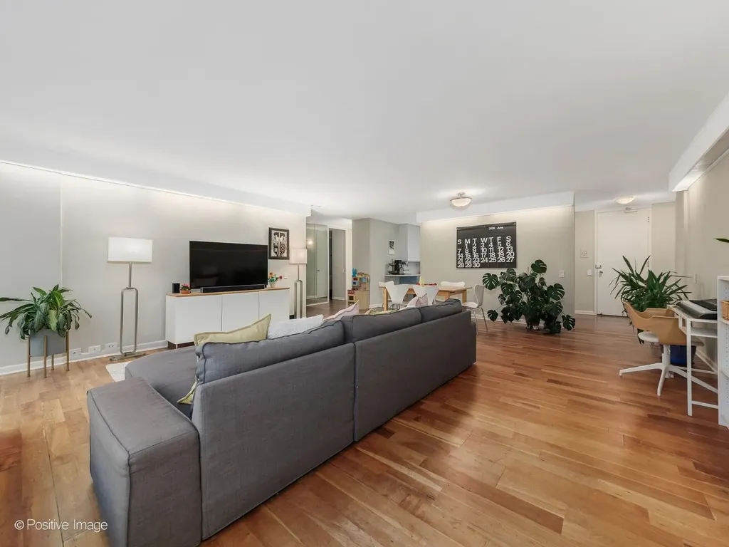 330 West Diversey Parkway Chicago IL 60657