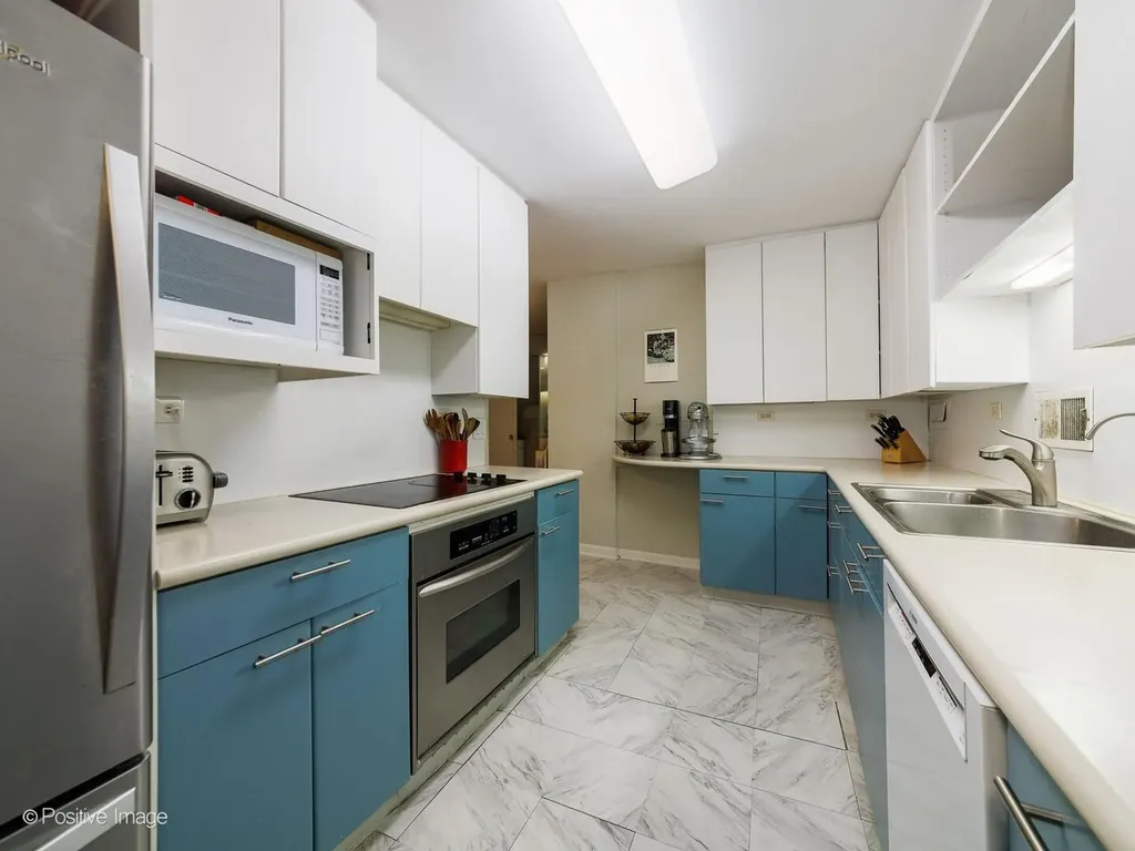 330 West Diversey Parkway Chicago IL 60657