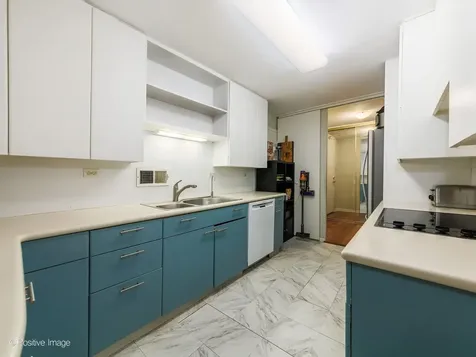 330 West Diversey Parkway Chicago IL 60657