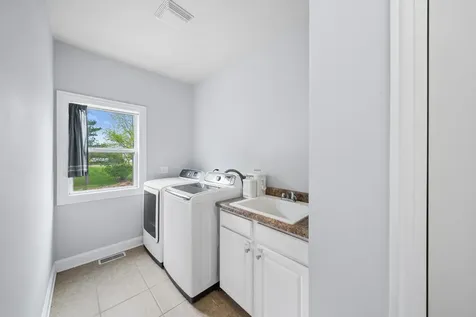 115 Pineridge Drive S Oswego IL 60543