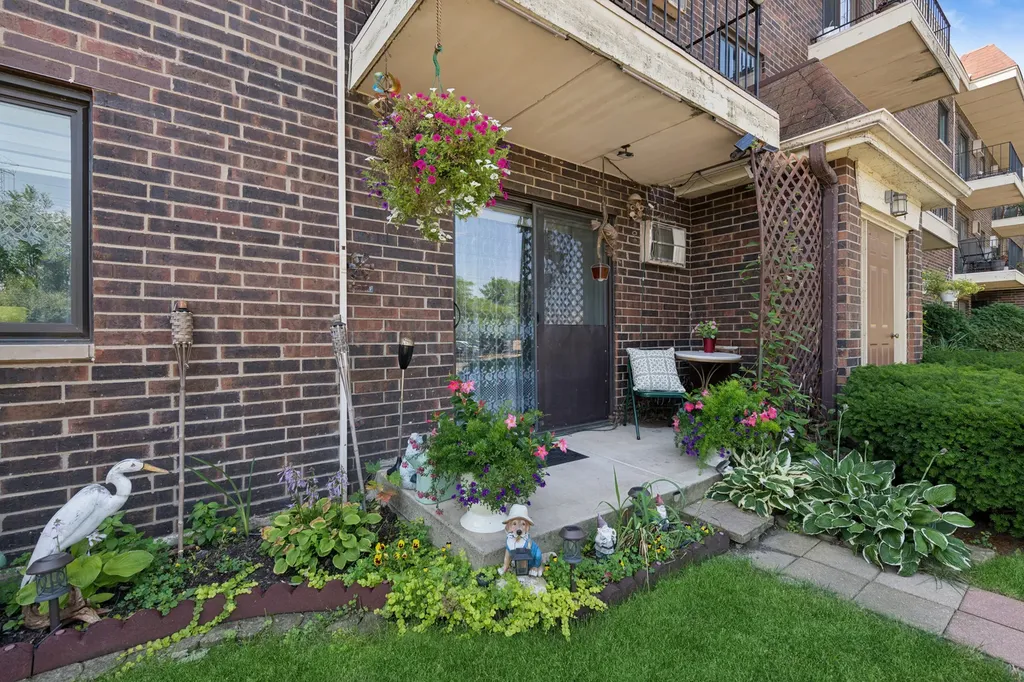 944 North Rohlwing Road Addison IL 60101
