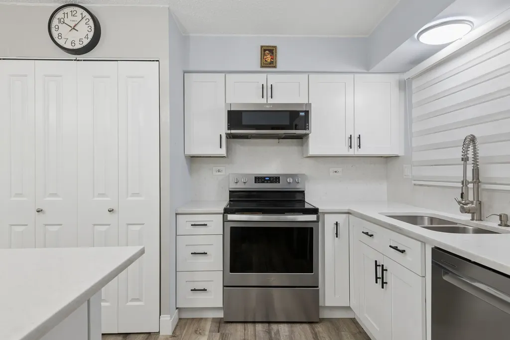 944 North Rohlwing Road Addison IL 60101