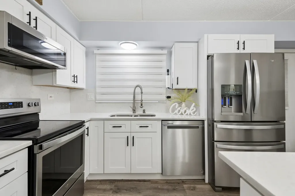 944 North Rohlwing Road Addison IL 60101