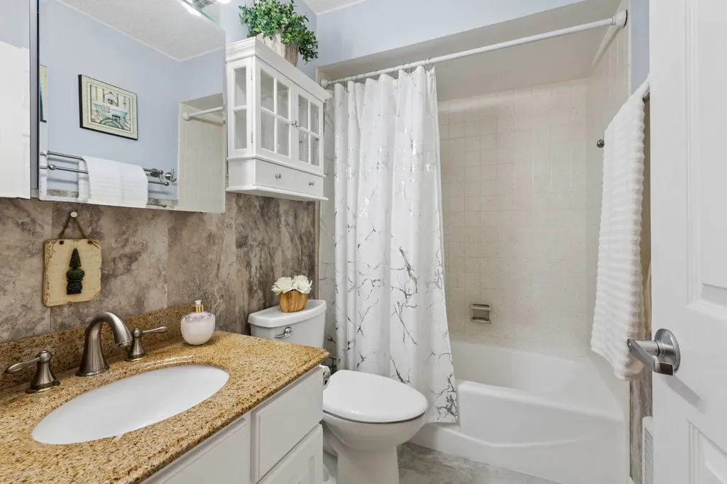944 North Rohlwing Road Addison IL 60101