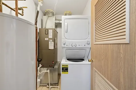 313 West 23rd Place Chicago IL 60616