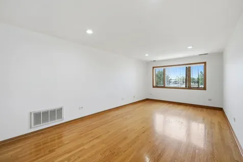 313 West 23rd Place Chicago IL 60616