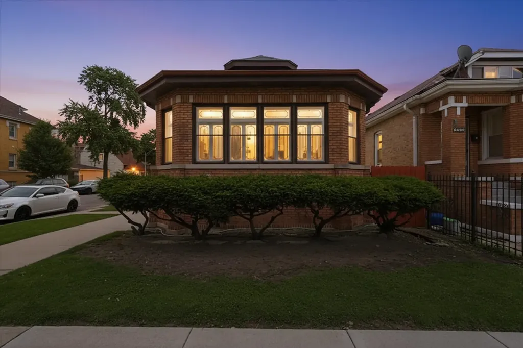 5401 South Richmond Street Chicago IL 60632