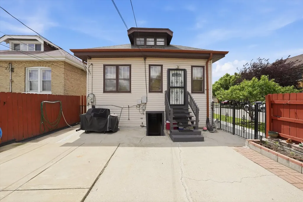 5401 South Richmond Street Chicago IL 60632