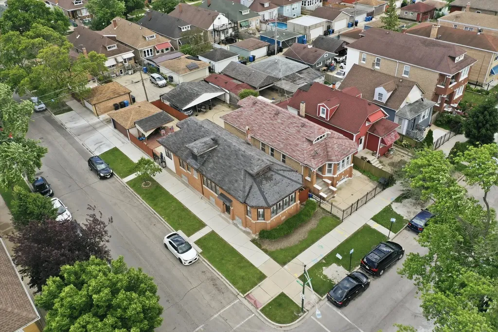 5401 South Richmond Street Chicago IL 60632
