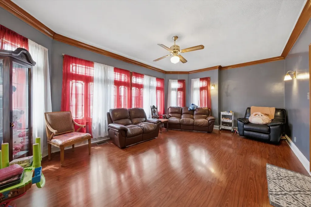 5401 South Richmond Street Chicago IL 60632