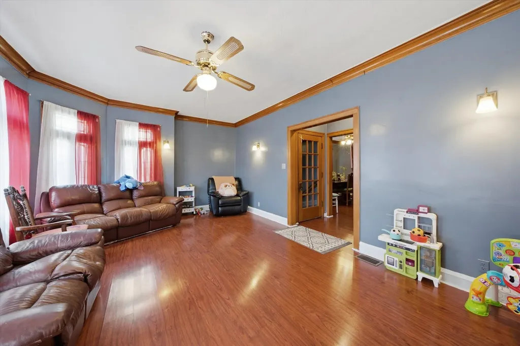 5401 South Richmond Street Chicago IL 60632