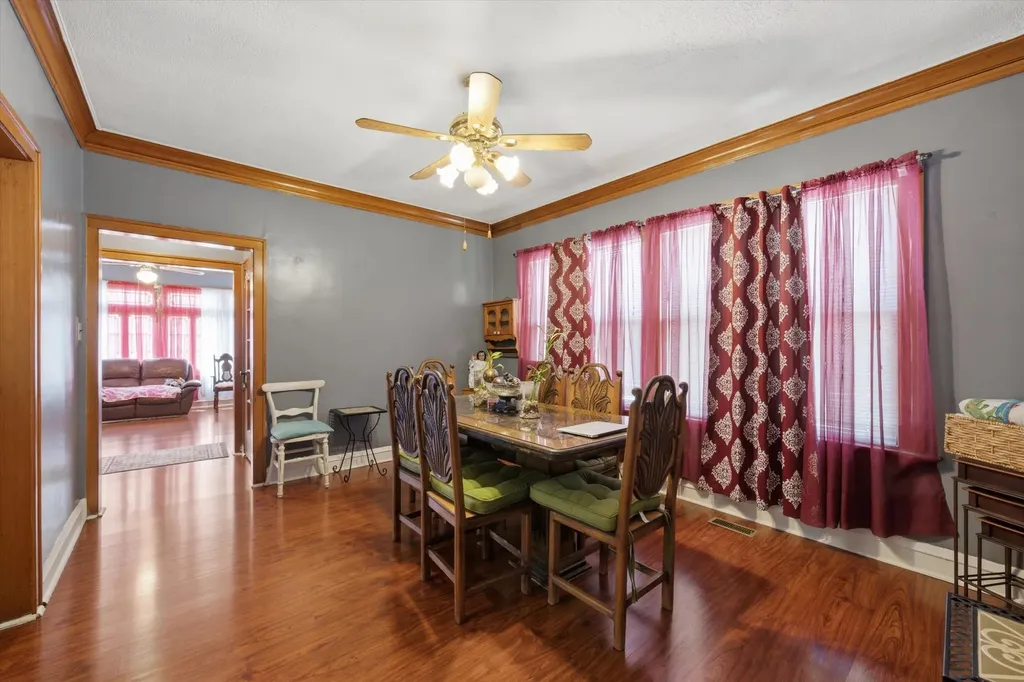 5401 South Richmond Street Chicago IL 60632