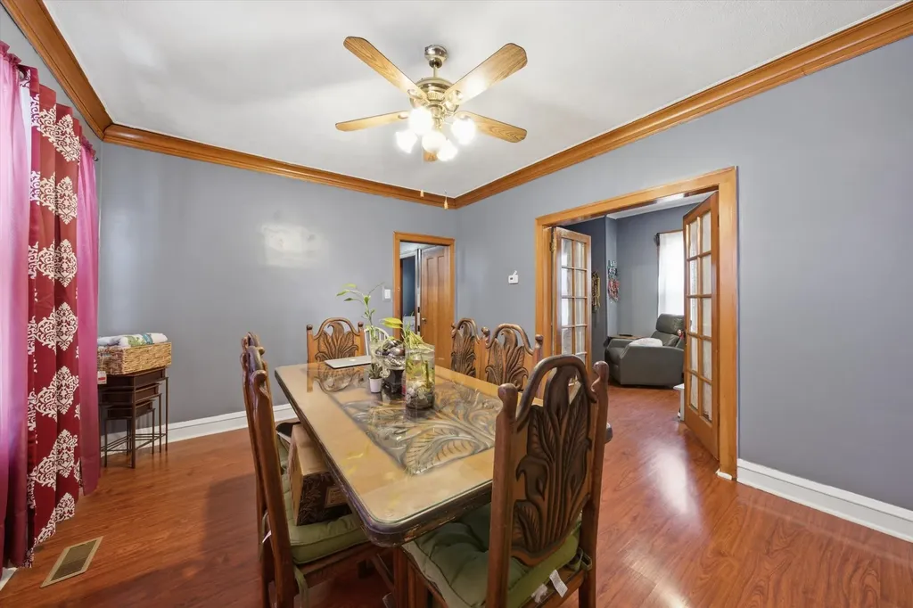 5401 South Richmond Street Chicago IL 60632